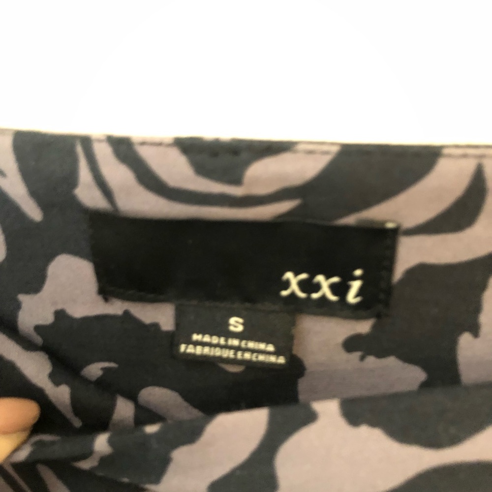 FREE with purchase: XXI black and grey skirt with flounce!  Size S - Picture 8 of 9